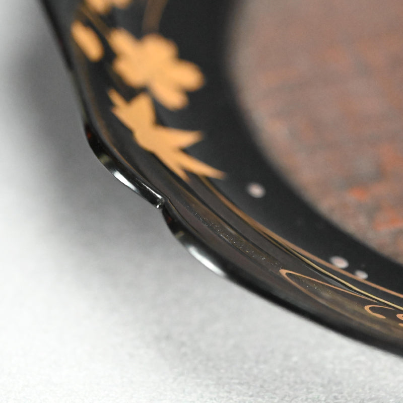 Gorgeous Lacquer Dish, Blossoms & Maple ー服部 峻昇 “春秋蒔絵 輪花盆”