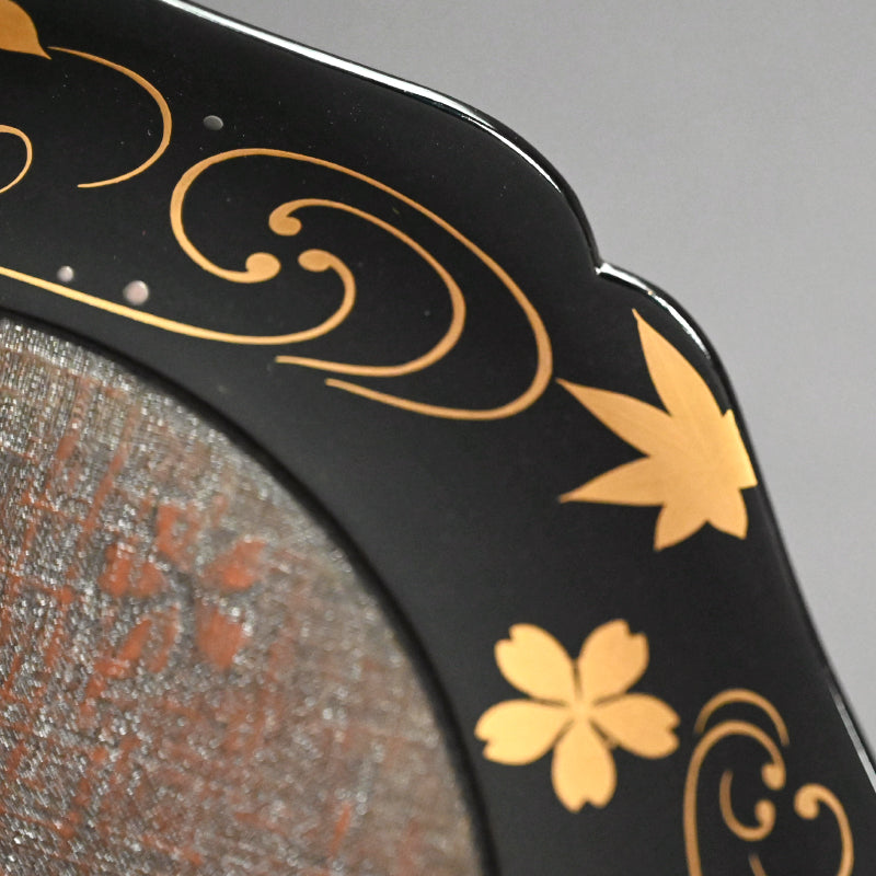 Gorgeous Lacquer Dish, Blossoms & Maple ー服部 峻昇 “春秋蒔絵 輪花盆”