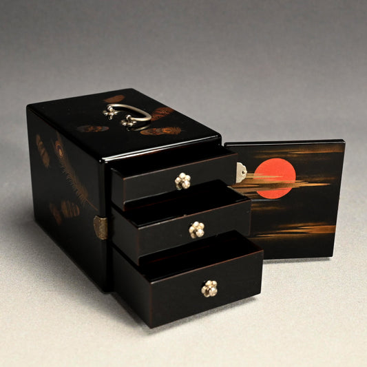 精巧な日本製漆塗りロックボックス(引き出し付き、シルバー金具)