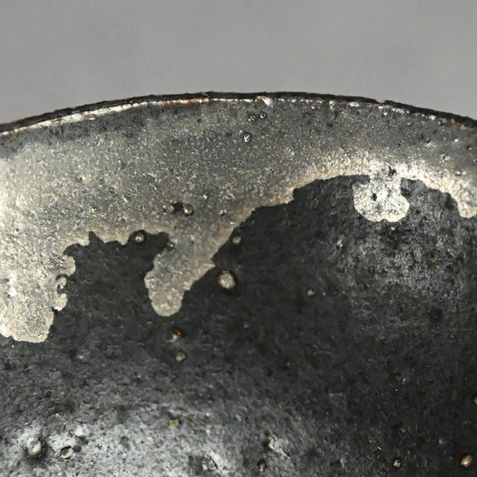 Black and Silver Japanese Sake Cup ー重森 陽子 “盃”