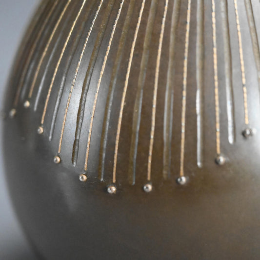 モダニズム青銅象嵌花瓶 ー般若勘渓「徳利形花瓶」