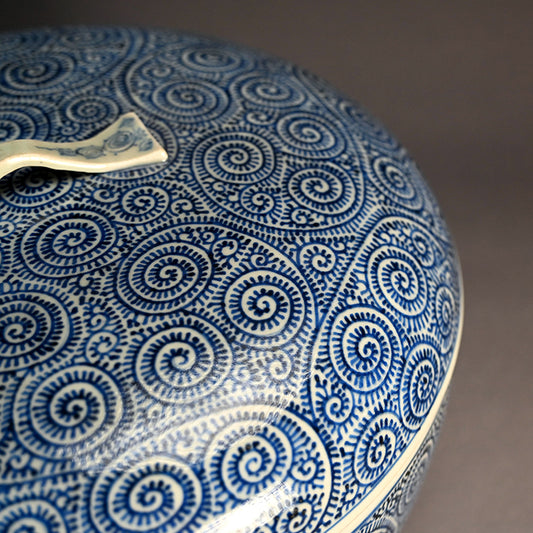 Huge Ko-Imari Futamono Tako-Karakusa Covered Container