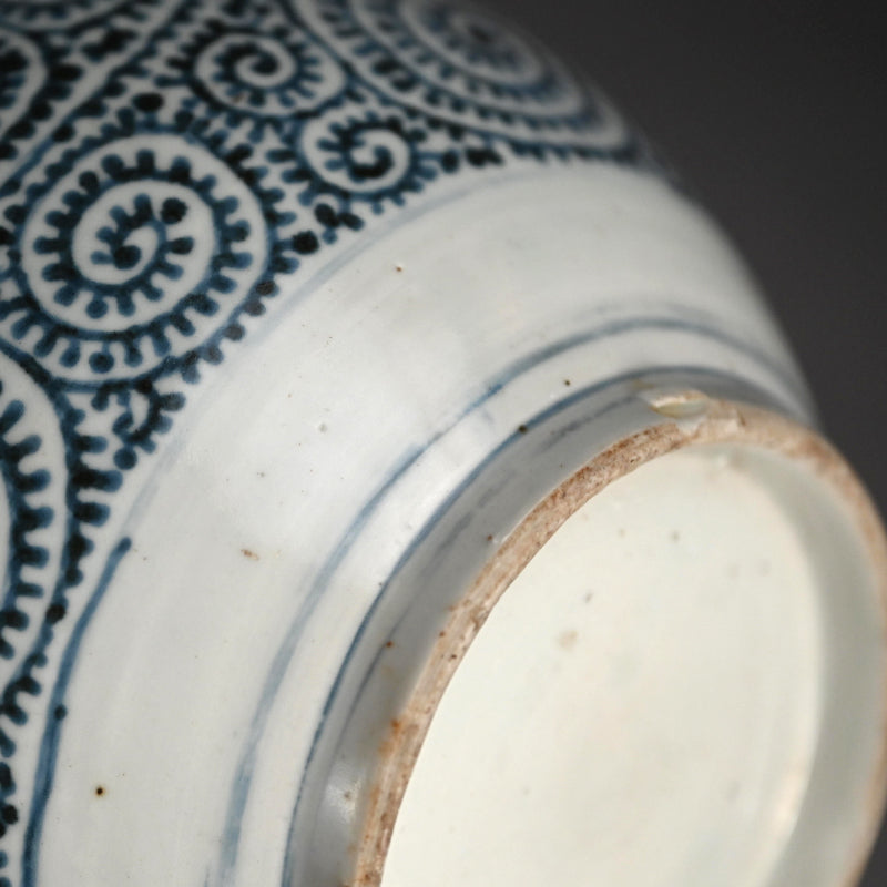 Edo p. Japanese Tako Karakusa Tokkuri Bottle Vase