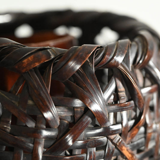 Kakehana Art Bamboo Hanging Basket ー上田 尚雲斎 "柱かけ花籃"