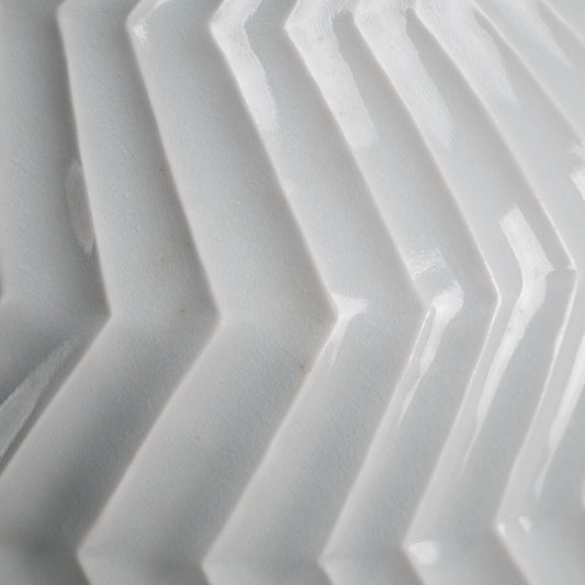 Seihakuji Shinogi Tsubo ー筒井 廣明 "青白磁縞壺"