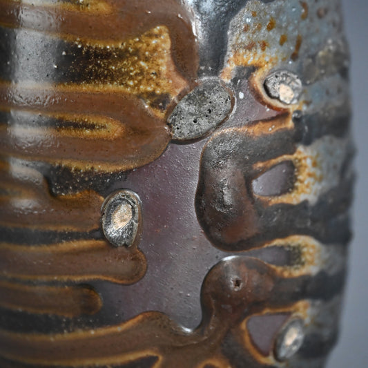 Dramatic Bizen Vessel ー森 敏彰 "備前 花入"