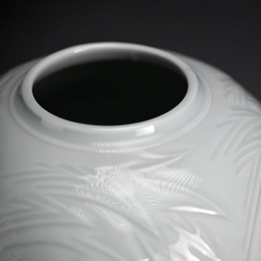 Hakuji Kabin Vase ー篠田 典明 “白磁花瓶”