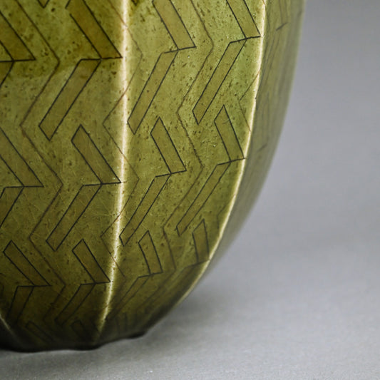 Exhibited & Awarded Oribe Zogan Vase ー臼井 和成 “織部象嵌花器”