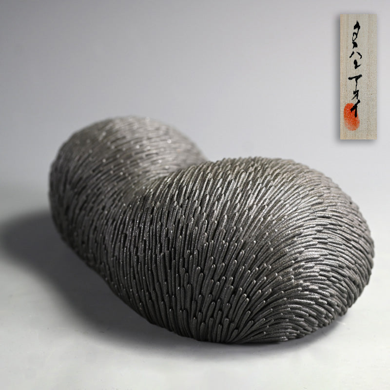 “FEMALE” Contemporary Ceramic Sculpture ータカハシ アオイ