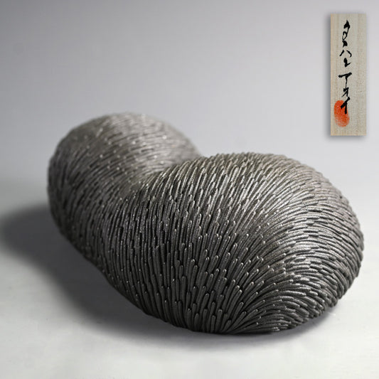 “FEMALE” Contemporary Ceramic Sculpture ータカハシ アオイ
