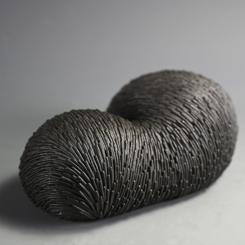 “FEMALE” Contemporary Ceramic Sculpture ータカハシ アオイ