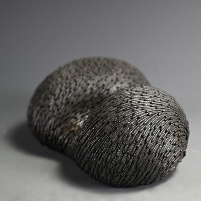 “FEMALE” Contemporary Ceramic Sculpture ータカハシ アオイ