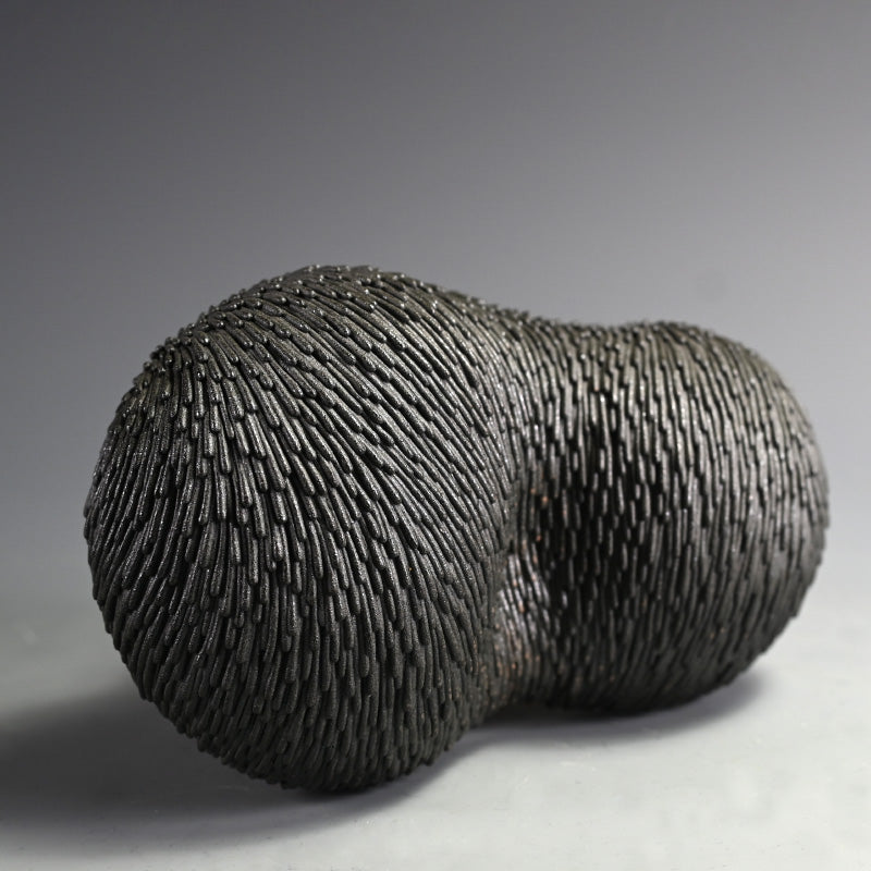 “FEMALE” Contemporary Ceramic Sculpture ータカハシ アオイ