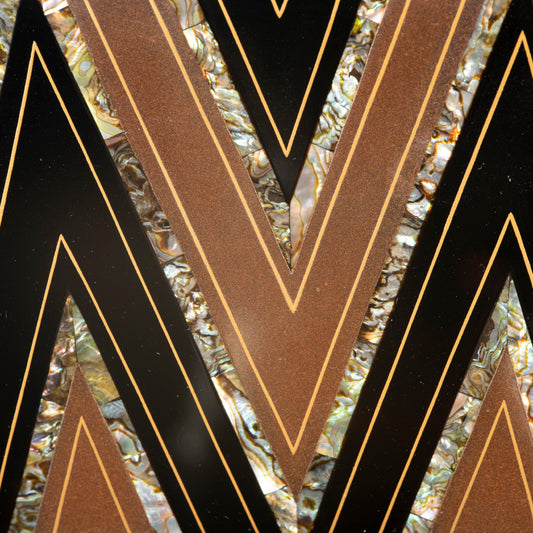 Exquisite Octagonal Lacquer Basin ー服部 峻昇 “耀貝桐蒔絵 盛器”