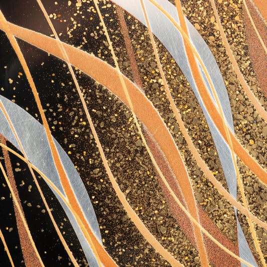 Rippling Lacquer Box ー服部 峻昇 “白耀貝飾箱 流文”