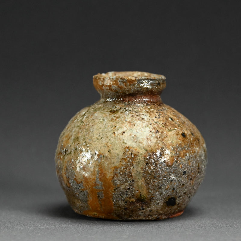 Iga Yakishime Uzukumaru Vase ー寛白窯 岸野 寛 “伊賀焼〆蹲壺”