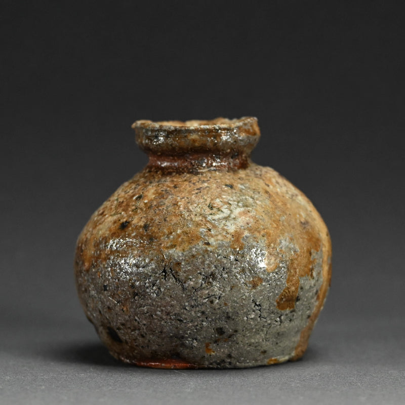 Iga Yakishime Uzukumaru Vase ー寛白窯 岸野 寛 “伊賀焼〆蹲壺”