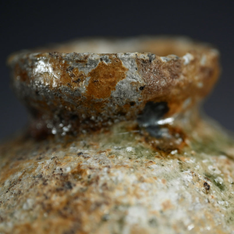 Iga Yakishime Uzukumaru Vase ー寛白窯 岸野 寛 “伊賀焼〆蹲壺”