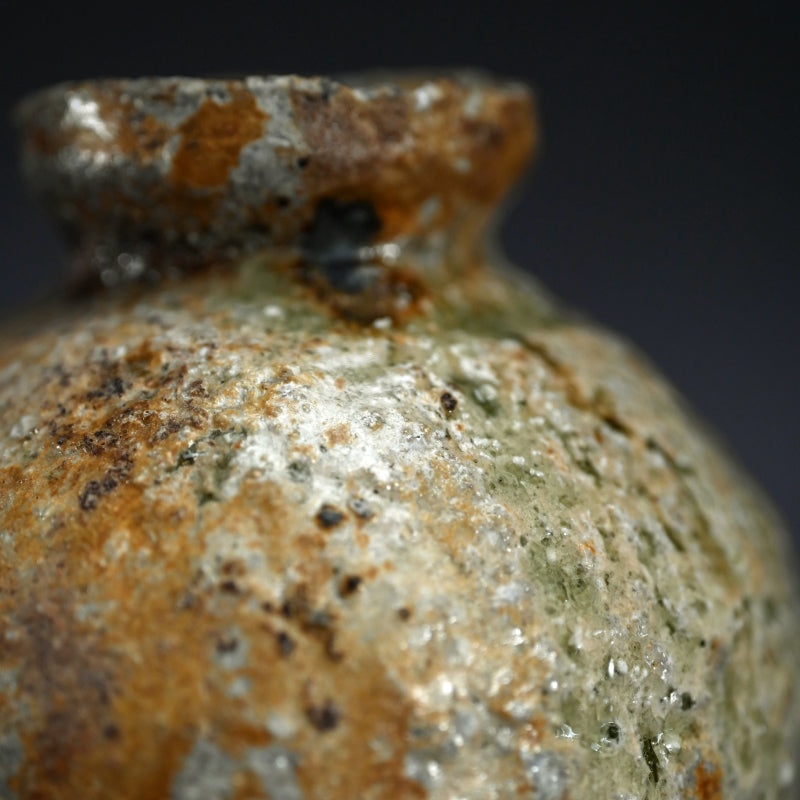 Iga Yakishime Uzukumaru Vase ー寛白窯 岸野 寛 “伊賀焼〆蹲壺”