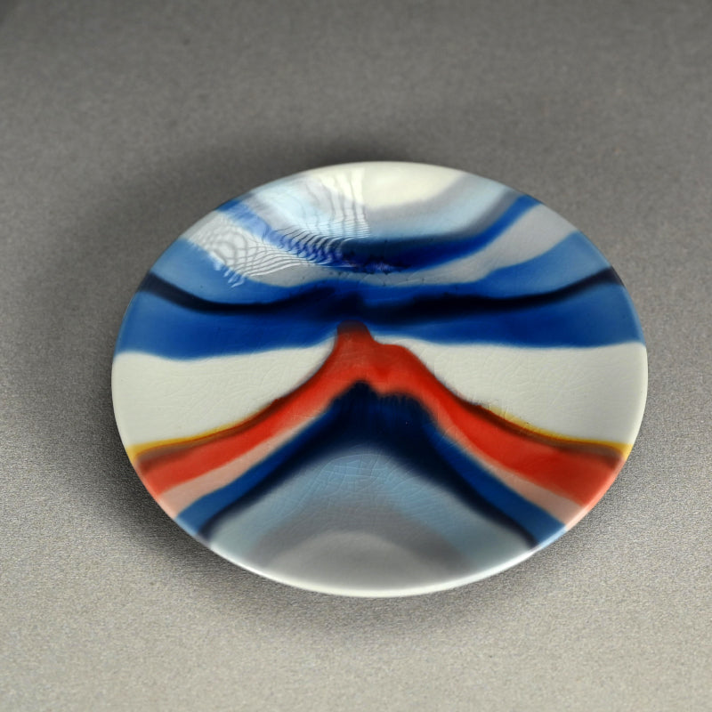 A Small Plate by Tokuda Junko ー徳田 順子 (四代 八十吉) “太古の赤富士"