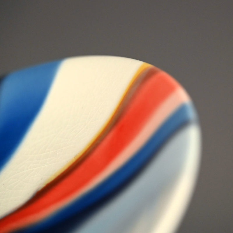 A Small Plate by Tokuda Junko ー徳田 順子 (四代 八十吉) “太古の赤富士"