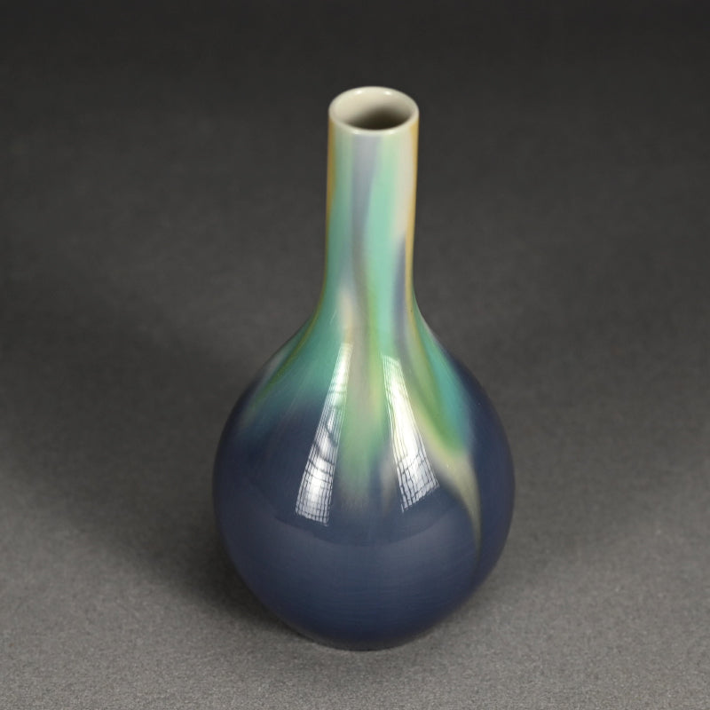 A Small Vase by Tokuda Junko ー四代 徳田 八十吉 "香春"