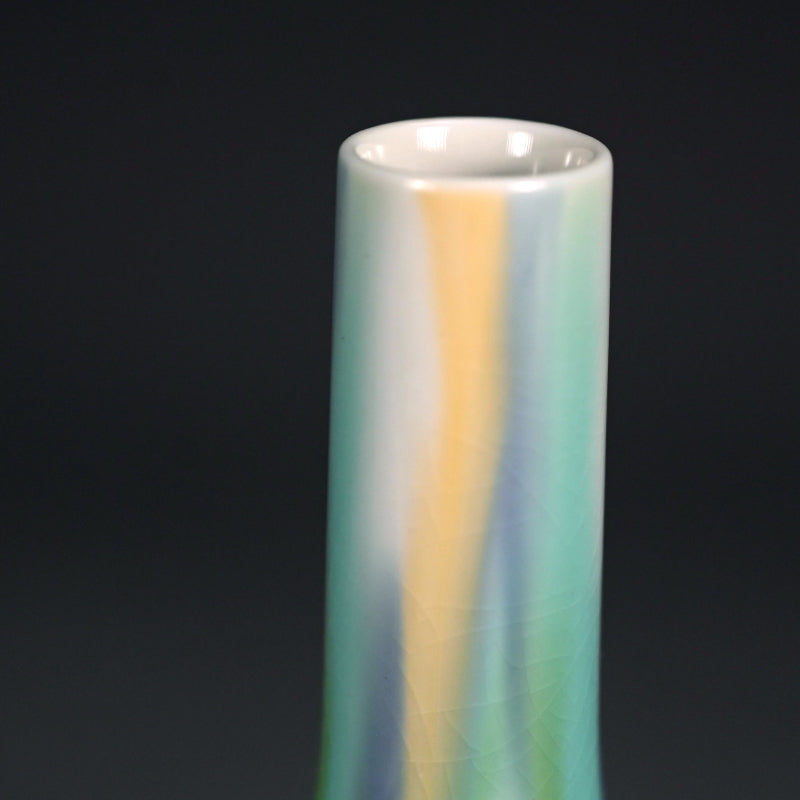 A Small Vase by Tokuda Junko ー四代 徳田 八十吉 "香春"