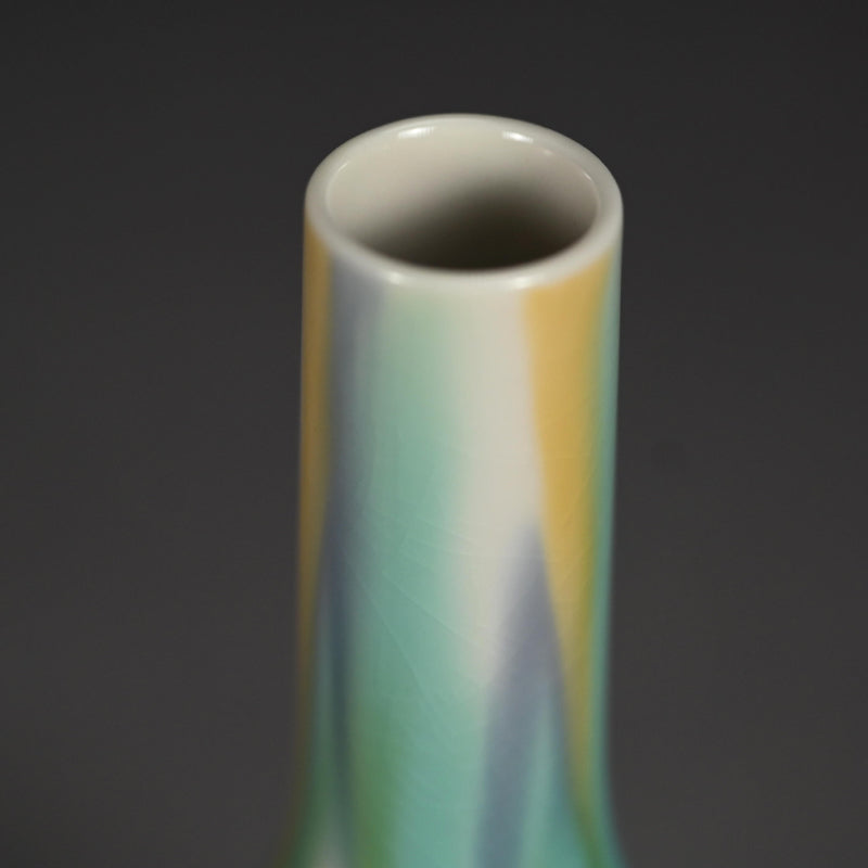 A Small Vase by Tokuda Junko ー四代 徳田 八十吉 "香春"