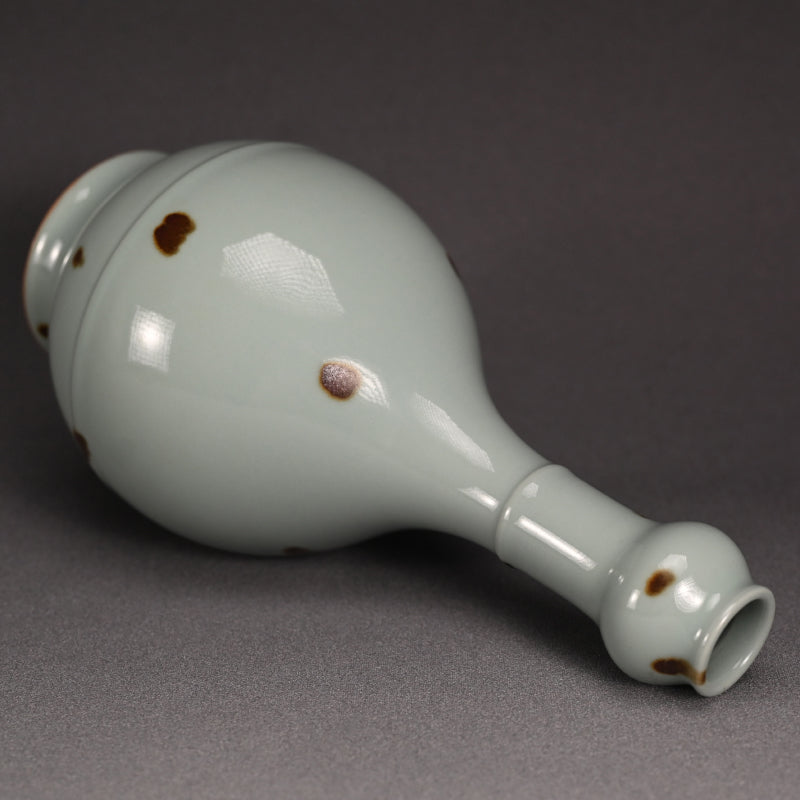 Celadon Vase by Pioneering Female Artist ー諏訪蘇山 "飛青瓷 花入"