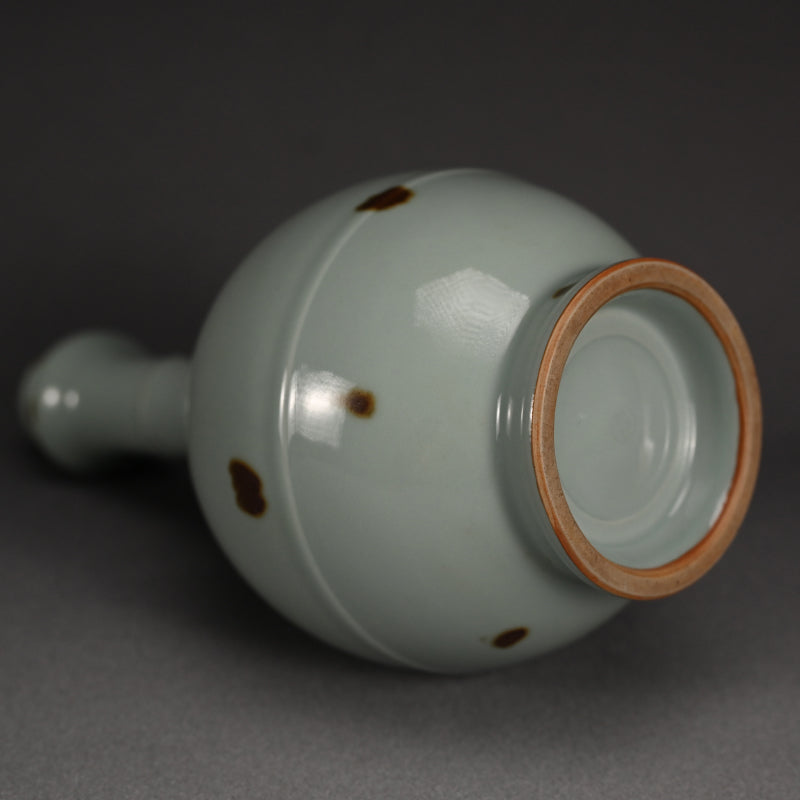 Celadon Vase by Pioneering Female Artist ー諏訪蘇山 "飛青瓷 花入"