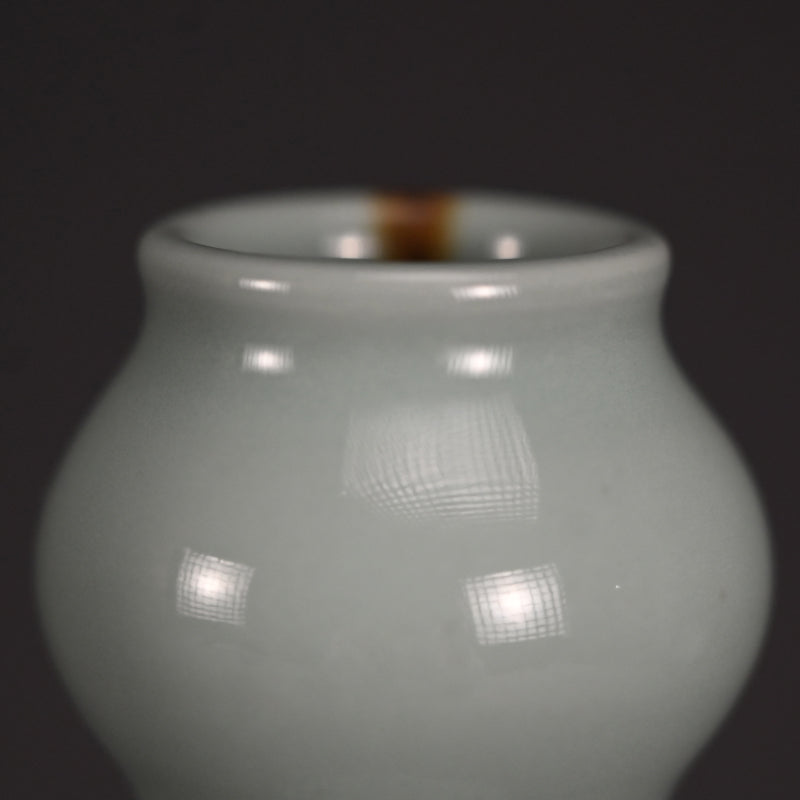 Celadon Vase by Pioneering Female Artist ー諏訪蘇山 "飛青瓷 花入"