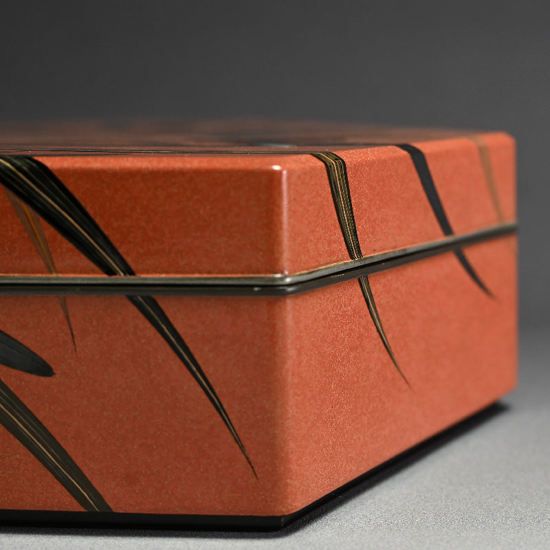 Spectacular  Lacquer Box ー番浦 省吾 "亀甲型手筥"