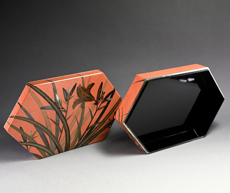 Spectacular  Lacquer Box ー番浦 省吾 "亀甲型手筥"