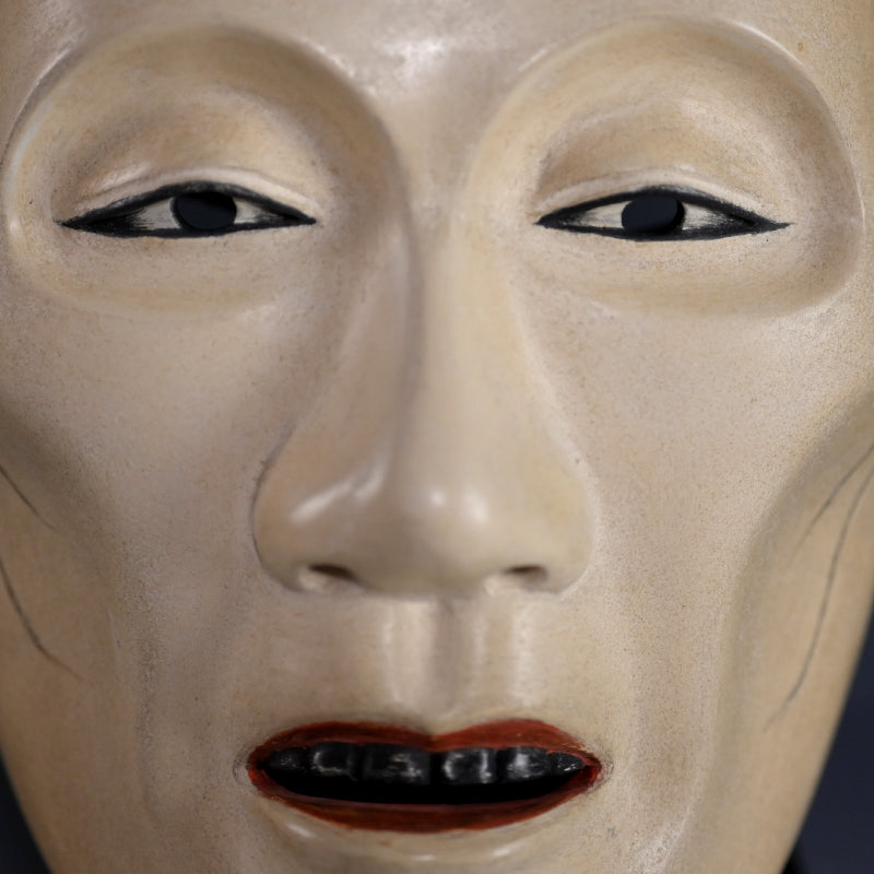 Onna Noh Mask named “Ryojo Komachi / 籠城 小町”