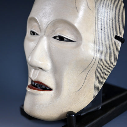 Onna Noh Mask named “Ryojo Komachi / 籠城 小町”