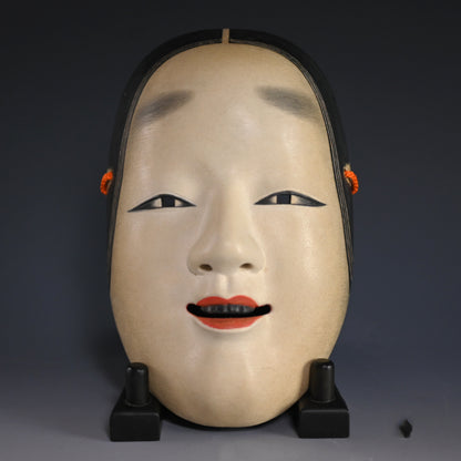 Onna Noh Mask named “KOOMOTE / 小面” which means young pretty woman