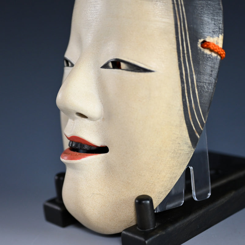 Onna Noh Mask named “KOOMOTE / 小面” which means young pretty woman