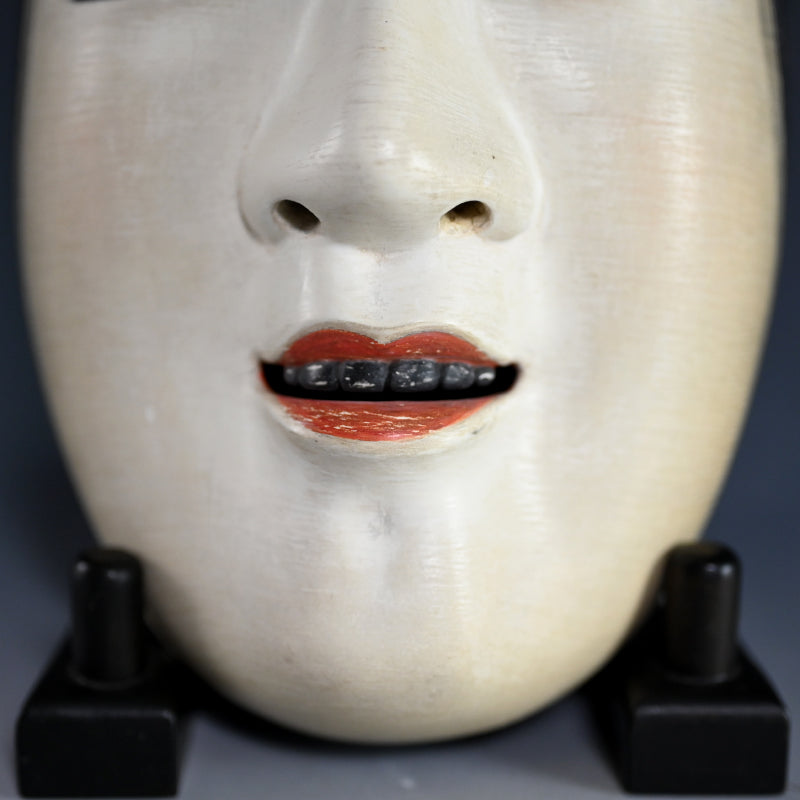 Onna Noh Mask named “MAGOJIROU / 孫次郎”