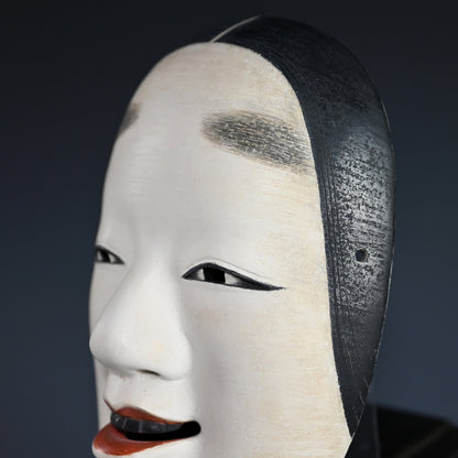 Onna Noh Mask named “KOOMOTE” which indicates young girl