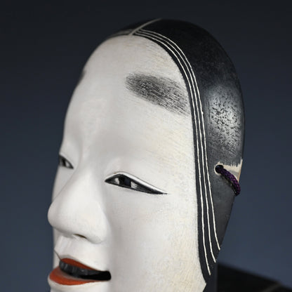 Onna Noh Mask named “KOOMOTE” which indicates young girl