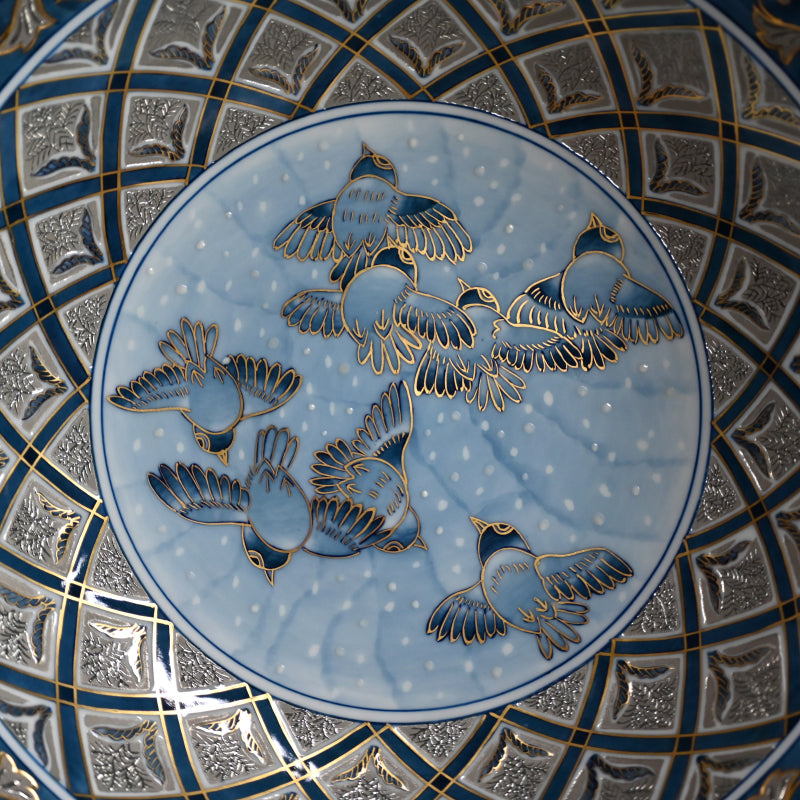 Exquisite Platinum Glaze Porcelain Plate  ―"純プラチナ彩　福良雀"