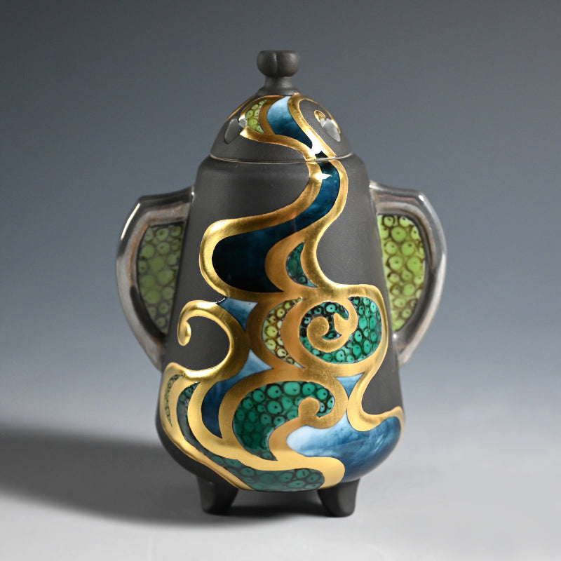 Unusual gold decorated Porcelain Koro ー"純プラチナ彩 流水"