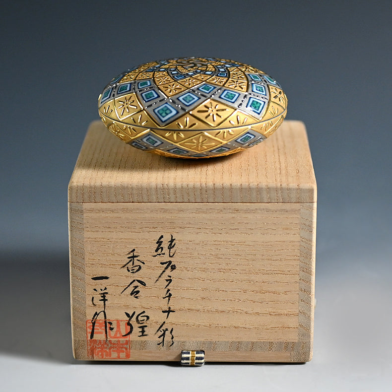 Jewel-like Kogo Incense Case ー"純プラチナ彩香合煌"