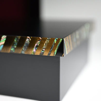 Geometric Contemporary Lacquer Box ー服部 峻昇 “耀貝飾箱 光彩”
