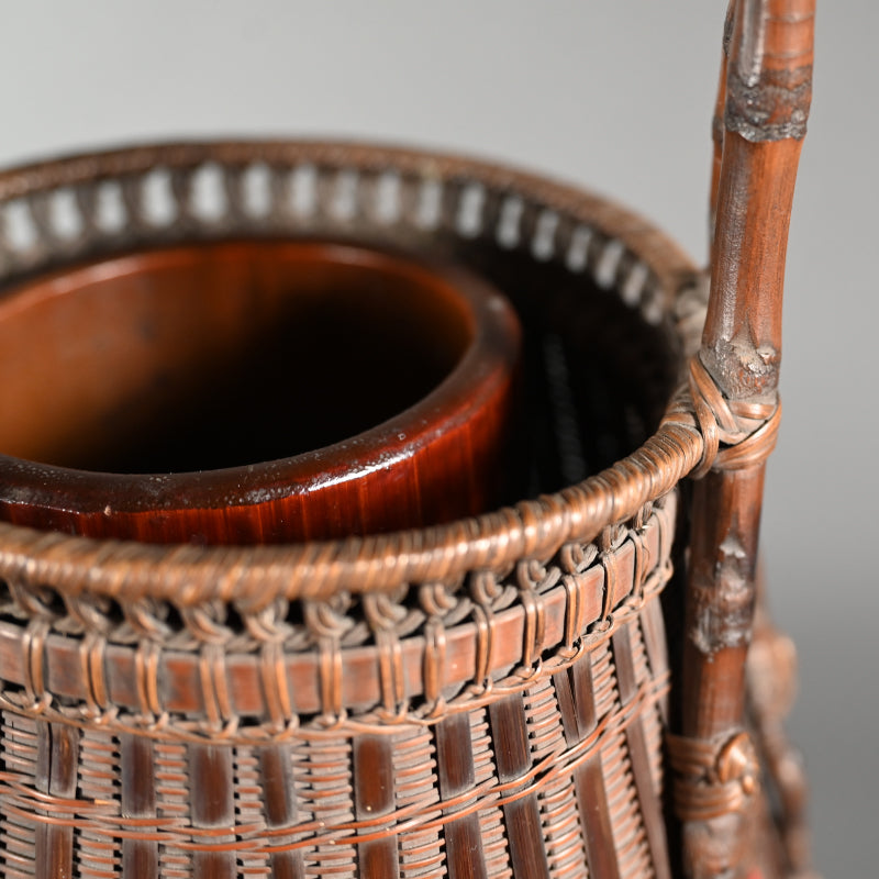 Antique Japanese Arrow Basket ー前田 竹房斎 "時代矢竹製 花籃"