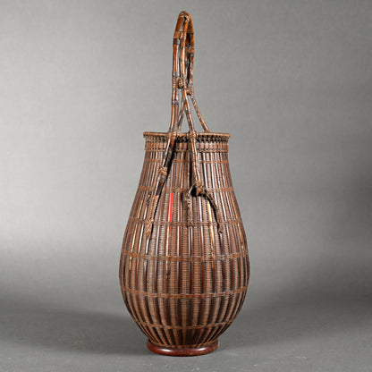 Antique Japanese Arrow Basket ー前田 竹房斎 "時代矢竹製 花籃"