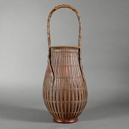 Antique Japanese Arrow Basket ー前田 竹房斎 "時代矢竹製 花籃"