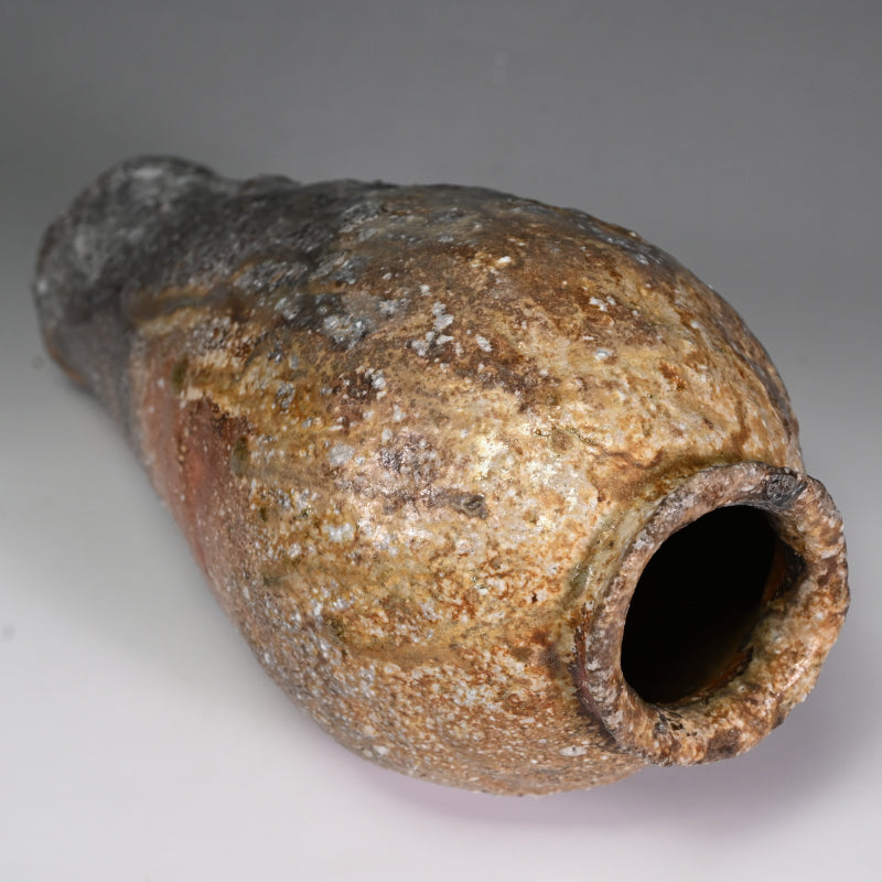 Iga Vase ー岸野 寛 “伊賀 焼〆花入”