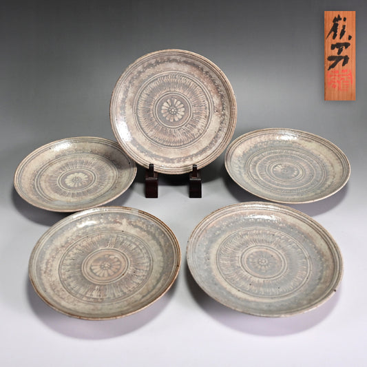 Mishima yaki Dish Set ー岡部 嶺男 “三島手皿”