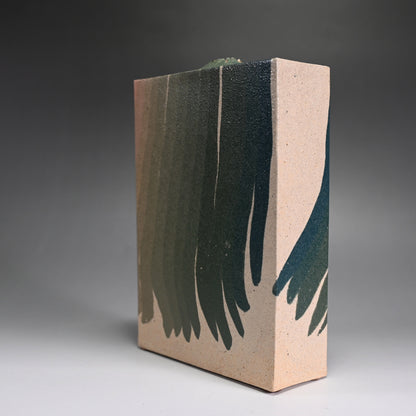 Unobtainable Vase ー宮下善繭 “彩泥風紋青瓶”